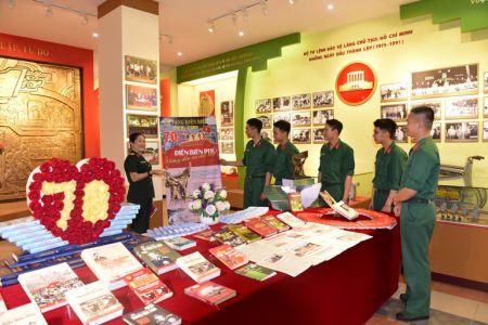 Thắp lửa tri thức hưởng ứng Ngày sách và Văn hóa đọc Việt Nam năm 2024