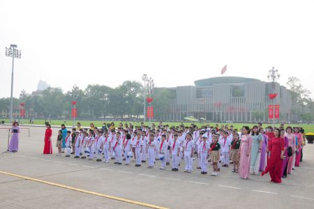 Trường Tiểu học Bắc Lệnh, thành phố Lào Cai, tỉnh Lào Cai  báo công dâng Bác