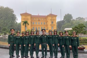 Hội Phụ nữ Đoàn 285 tổ chức tham quan, học tập tại Khu Di tích Chủ tịch Hồ Chí Minh tại Phủ Chủ tịch   