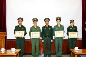 Cơ quan Văn phòng kỷ niệm 38 năm Ngày truyền thống