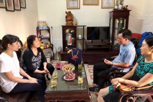 Trung tâm Khoa học, công nghệ và môi trường tổ chức thăm và tặng quà gia đình chính sách nhân dịp 27/7