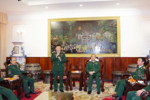 Đoàn cán bộ Tổng cục Chính trị vào Lăng viếng Chủ tịch Hồ Chí Minh và chúc Tết cán bộ, nhân viên, chiến sỹ Bộ Tư lệnh Bảo vệ Lăng
