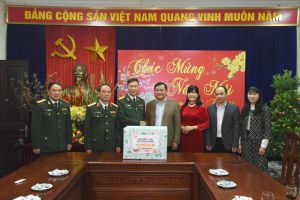 Lãnh đạo Ban Quản lý Lăng Chủ tịch Hồ Chí Minh kiểm tra các lực lượng trực Tết và chúc Tết tại các đơn vị