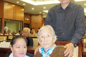 Chuyện về hai người mẹ anh hùng
